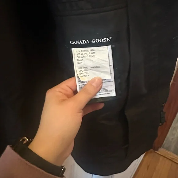Men's Canada Goose Jacket - Picture 6 of 10